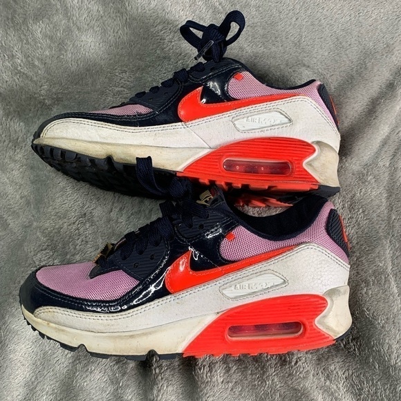 NIKE Air Max 90 Shoes - Picture 3 of 10